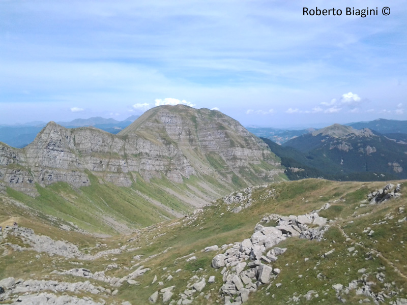 MONTI RONDINAIO E GIOVO: MONTE GIOVO E GROTTA ROSA